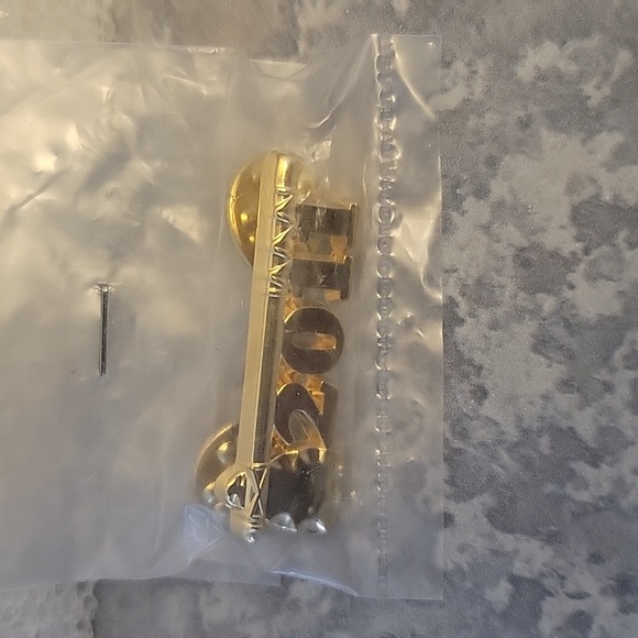 #1A Tomahawk Fall Ride Pin with year pins. - Picture 6 of 7